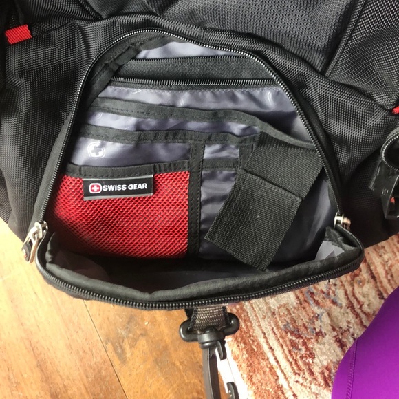 SwissGear Waterproof Black Backpack - Picture 7 of 7